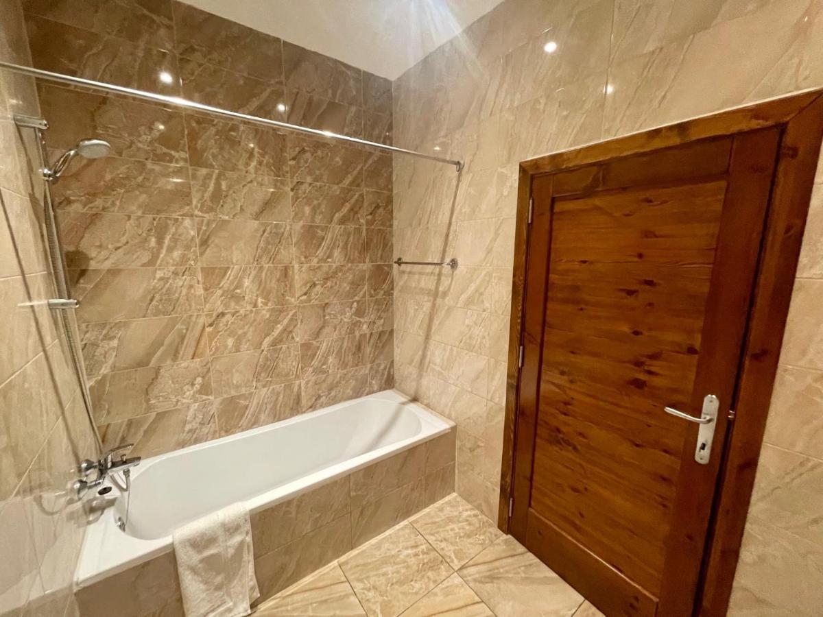 Seafront Apartment With Balcony Overlooking Marina Għajnsielem Buitenkant foto